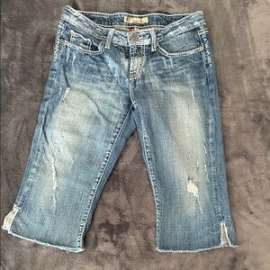 BKE Sarah Women's Blue Distressed Cropped Denim Stretch Jeans